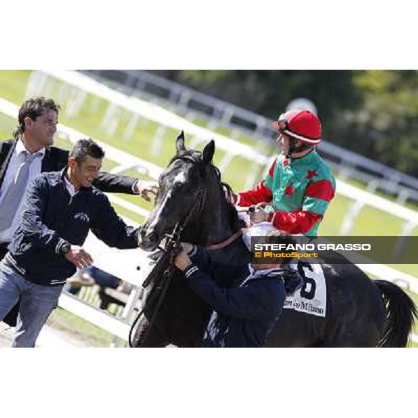 Mirco Demuro and Sopran Montieri return home after winning the Premio Rovato. Milano - San Siro galopp racecourse, 22nd april 2012 photo Stefano Grasso