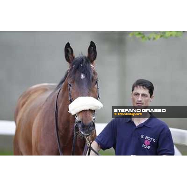 Smoking Joe Milano - San Siro galopp racecourse, 22nd april 2012 photo Stefano Grasso