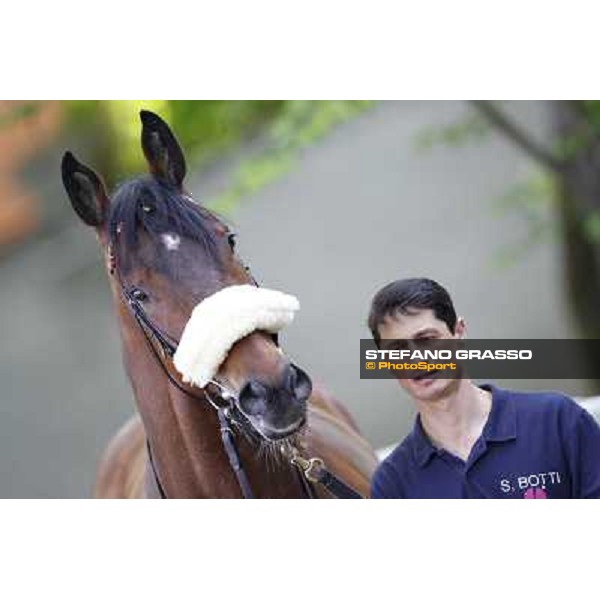 Smoking Joe Milano - San Siro galopp racecourse, 22nd april 2012 photo Stefano Grasso