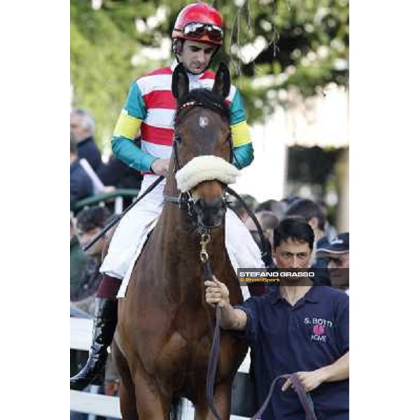 Fabio Branca on Smoking Joe Milano - San Siro galopp racecourse, 22nd april 2012 photo Stefano Grasso