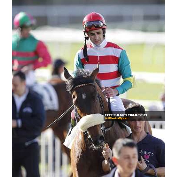 Fabio Branca on Smoking Joe returns home after the second place in the Premio Emanuele Filiberto. Milano - San Siro galopp racecourse, 22nd april 2012 photo Stefano Grasso