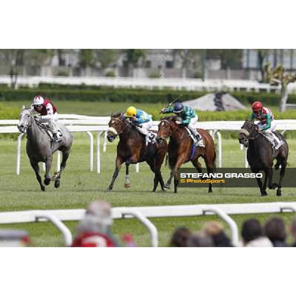 Luca Maniezzi on Aquila d\'Oriente goes to win the Premio Alberto Zanoletti di Rozzano - Pierantonio Convertino on Summer Fall is second Milano - San Siro galopp racecourse, 22nd april 2012 photo Stefano Grasso