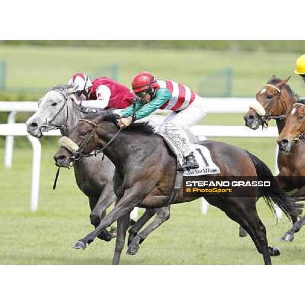 Luca Maniezzi on Aquila d\'Oriente goes to win the Premio Alberto Zanoletti di Rozzano - Pierantonio Convertino on Summer Fall is second Milano - San Siro galopp racecourse, 22nd april 2012 photo Stefano Grasso