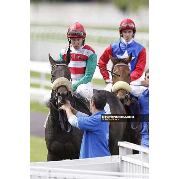 Luca Maniezzi returns home on Aquila d\'Oriente after winning the Premio Alberto Zanoletti di Rozzano Milano - San Siro galopp racecourse, 22nd april 2012 photo Stefano Grasso