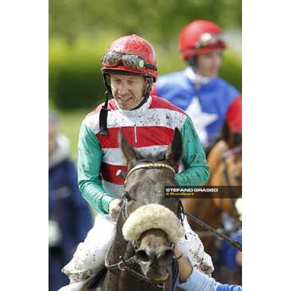 Luca Maniezzi returns home on Aquila d\'Oriente after winning the Premio Alberto Zanoletti di Rozzano Milano - San Siro galopp racecourse, 22nd april 2012 photo Stefano Grasso