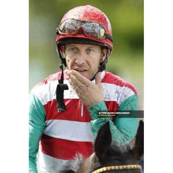 Luca Maniezzi returns home after winning the Premio Alberto Zanoletti di Rozzano Milano - San Siro galopp racecourse, 22nd april 2012 photo Stefano Grasso