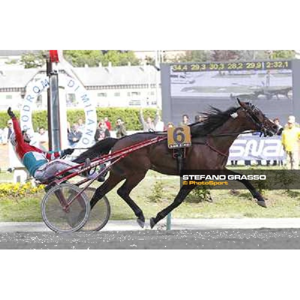 Pietro Gubellini wins the Gran Premio d\'Europa with Owen Cr. Milan - San Siro trot racecourse, 25th april 2012 ph..Stefano Grasso