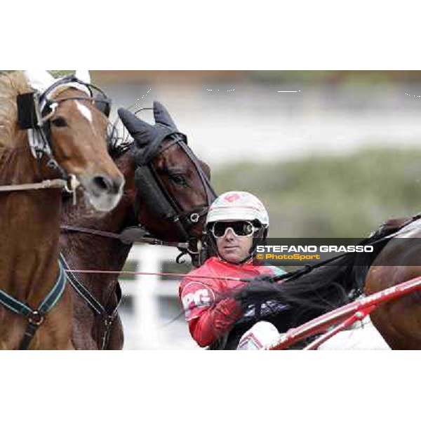 Pietro Gubellini leads the group Milan - San Siro trot racecourse, 25th april 2012 ph..Stefano Grasso