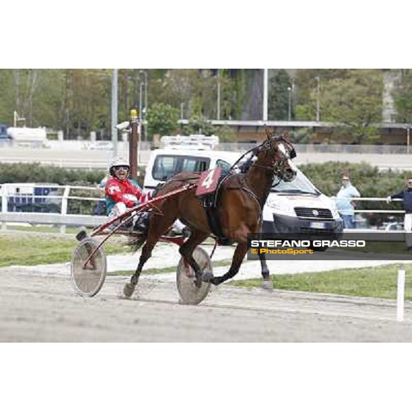 Pietro Gubellini and Oklahoma Ans win the Gran Premio d\'Europa filly Milano - San Siro trot racecourse, 25th april 2012 ph.Stefano Grasso