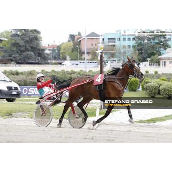 Pietro Gubellini and Oklahoma Ans win the Gran Premio d\'Europa filly Milano - San Siro trot racecourse, 25th april 2012 ph.Stefano Grasso