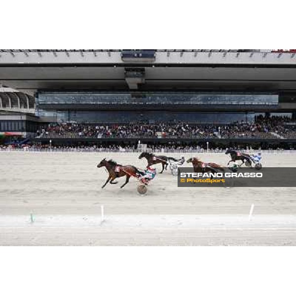 Pietro Gubellini and Oklahoma Ans win the Gran Premio d\'Europa filly Milano - San Siro trot racecourse, 25th april 2012 ph.Stefano Grasso