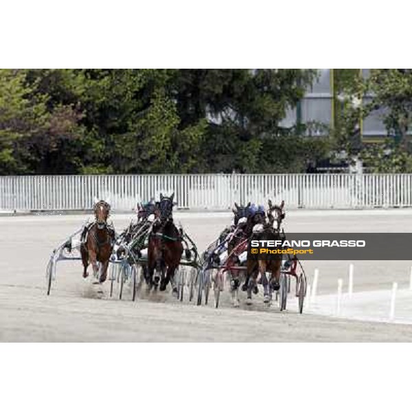 Pietro Gubellini and Oklahoma Ans leads the group before winning the Gran Premio d\'Europa filly Milano - San Siro trot racecourse, 25th april 2012 ph.Stefano Grasso