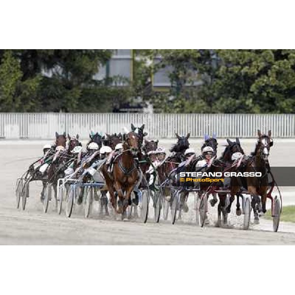 Pietro Gubellini and Oklahoma Ans leads the group before winning the Gran Premio d\'Europa filly Milano - San Siro trot racecourse, 25th april 2012 ph.Stefano Grasso