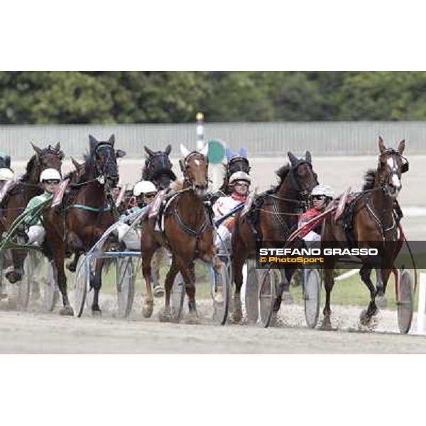 Pietro Gubellini and Oklahoma Ans leads the group before winning the Gran Premio d\'Europa filly Milano - San Siro trot racecourse, 25th april 2012 ph.Stefano Grasso