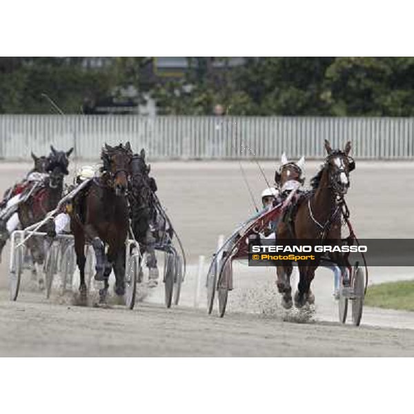 Pietro Gubellini and Oklahoma Ans lead the group and go to win the Gran Premio d\'Europa filly Milano - San Siro trot racecourse, 25th april 2012 ph.Stefano Grasso