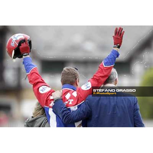 Harry Rantanen exults after the victory in the Gran Premio d\'Europa filly Milano - San Siro trot racecourse, 25th april 2012 ph.Stefano Grasso