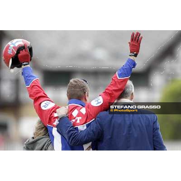 Harry Rantanen exults after the victory in the Gran Premio d\'Europa filly Milano - San Siro trot racecourse, 25th april 2012 ph.Stefano Grasso