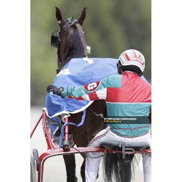 Pietro Gubellini and Oklahoma Ans parade after the victory in the Gran Premio d\'Europa filly Milano - San Siro trot racecourse, 25th april 2012 ph.Stefano Grasso