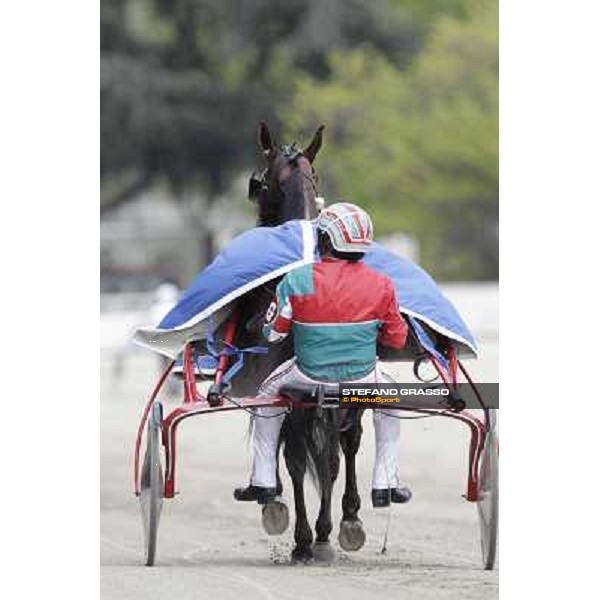 Pietro Gubellini and Oklahoma Ans parade after the victory in the Gran Premio d\'Europa filly Milano - San Siro trot racecourse, 25th april 2012 ph.Stefano Grasso