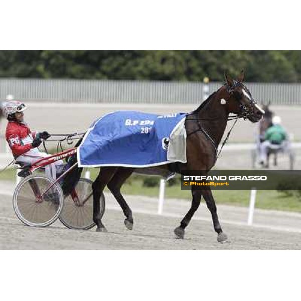Pietro Gubellini and Oklahoma Ans parade after the victory in the Gran Premio d\'Europa filly Milano - San Siro trot racecourse, 25th april 2012 ph.Stefano Grasso