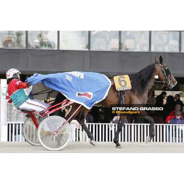 Pietro Gubellini and Owen Cr parade after winning the Gran Premio d\'Europa Milano - San Siro trot racecourse, 25th april 2012 ph.Stefano Grasso
