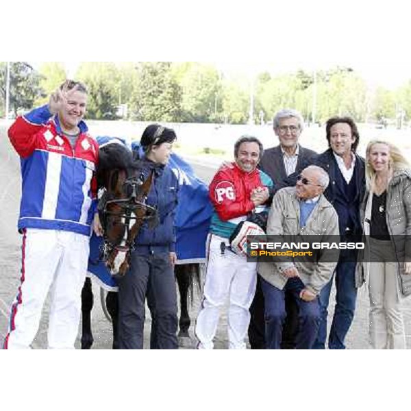 Harry Rantanen, Pietro Gubellini,Owen Cr and the winning connection of the Gran Premio d\'Europa Milano - San Siro trot racecourse, 25th april 2012 ph.Stefano Grasso