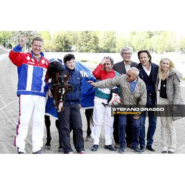 Harry Rantanen, Pietro Gubellini,Owen Cr and the winning connection of the Gran Premio d\'Europa Milano - San Siro trot racecourse, 25th april 2012 ph.Stefano Grasso