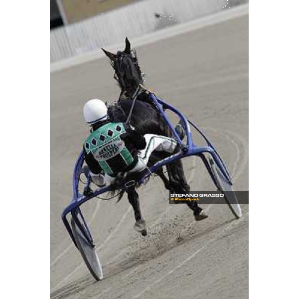 Enrico Bellei warming up with Obama Gar Milano - San Siro trot racecourse, 25th april 2012 ph.Stefano Grasso