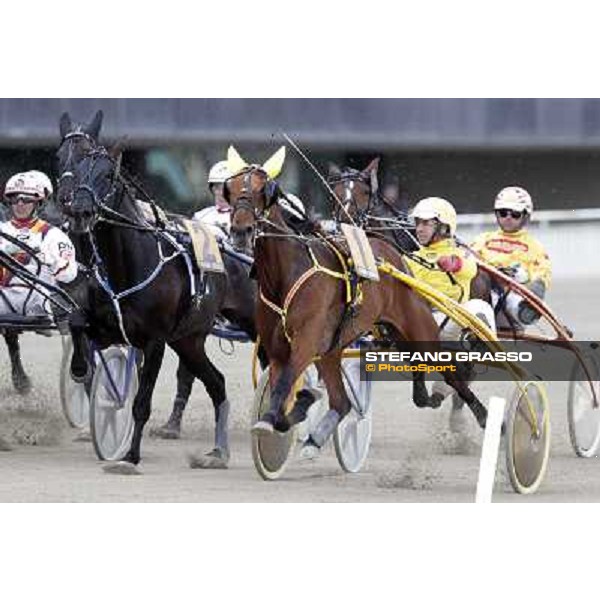 Giuseppe Lombardo jr. with Orleans Om and Enrico Bellei with Obama Gar Milano - San Siro trot racecourse, 25th april 2012 ph.Stefano Grasso