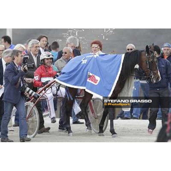 Pietro Gubellini and Owen Cr parade after winning the Gran Premio d\'Europa Milano - San Siro trot racecourse, 25th april 2012 ph.Stefano Grasso