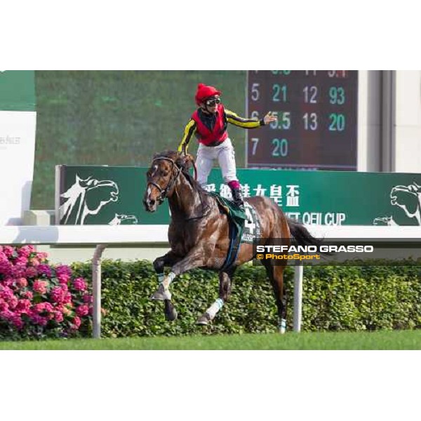 Umberto Rispoli on Rulership wins the Audemars Piguet QEII Cup Hong Kong - Sha Tin racecourse 29th april 2012 ph.Lo Chun Kit