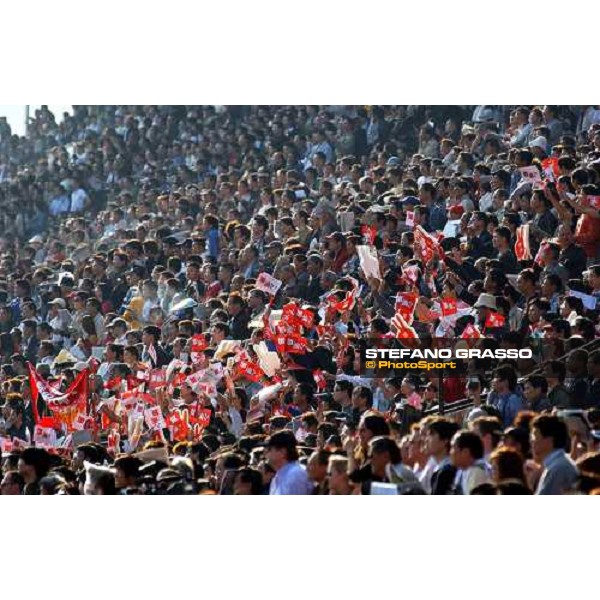 The Cathay Pacific Hong Kong International Races racegoers at Sha Tin Sha Tin - Hong Kong 12th dec. 2004 ph. Stefano Grasso