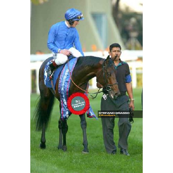 The Cathay Pacific Hong Kong Mile Frankie Dettori on Firebreak comes back after winning the Mile, beating The Duke and Scintillation Sha Tin - Hong Kong 12th dec. 2004 ph. Stefano Grasso
