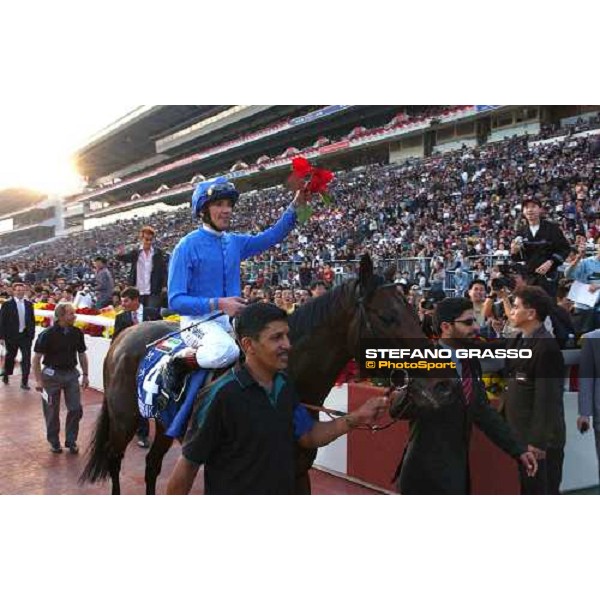 The Cathay Pacific Hong Kong Mile Frankie Dettori on Firebreak enters in the unsaddling after winning the Mile, beating The Duke and Scintillation Sha Tin - Hong Kong 12th dec. 2004 ph. Stefano Grasso