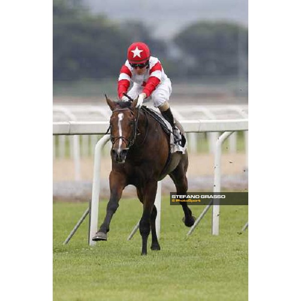 Gabriele Bietolini on Real Solution goes to win the Premio Botticelli Rome Capannelle racecourse, 29th april 2012 ph.Stefano Grasso