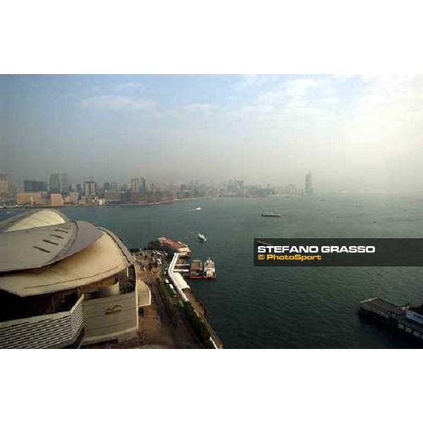 Hong Kong - a view of the harbour and the exibition centre (at left) Hong Kong 6th dec. 2004 ph. Stefano Grasso
