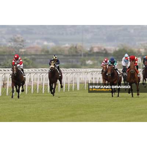 Gabriele Bietolini on Real Solution goes to win the Premio Botticelli followed by Teixidor and Vola e Va Rome - Capannelle racecourse, 29th apri l2012 ph.Stefano Grasso