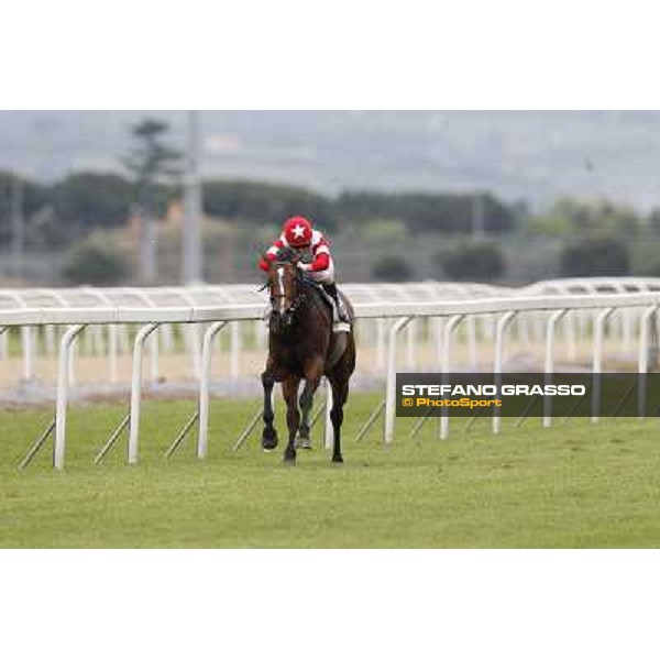 Gabriele Bietolini on Real Solution goes to win the Premio Botticelli Rome - Capannelle racecourse, 29th apri l2012 ph.Stefano Grasso