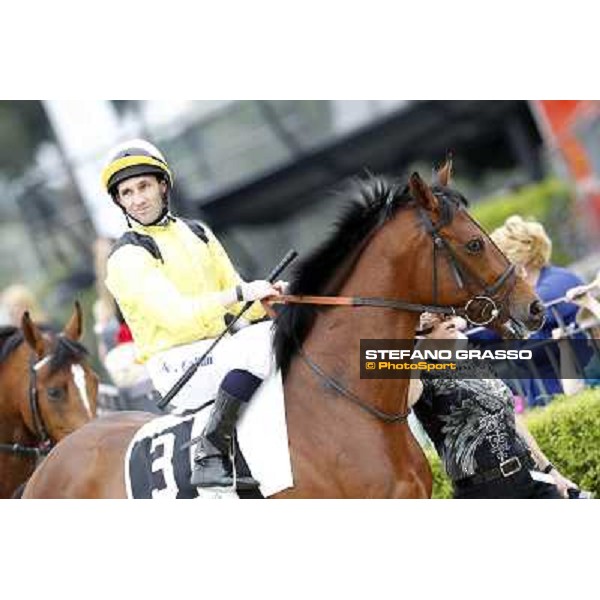 Neil Callan on Farraaj enters the track before the start of the Premio Parioli Rome - Capannelle racecourse, 29th april 2012 ph.Stefano Grasso