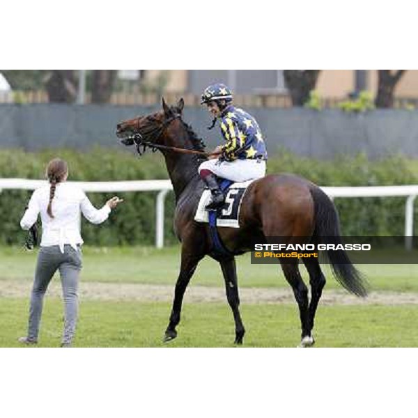 Fabio Branca celebrates on Malossol after winning the Premio Parioli. Rome - Capannelle racecourse, 29th april 2012 ph.Stefano Grasso