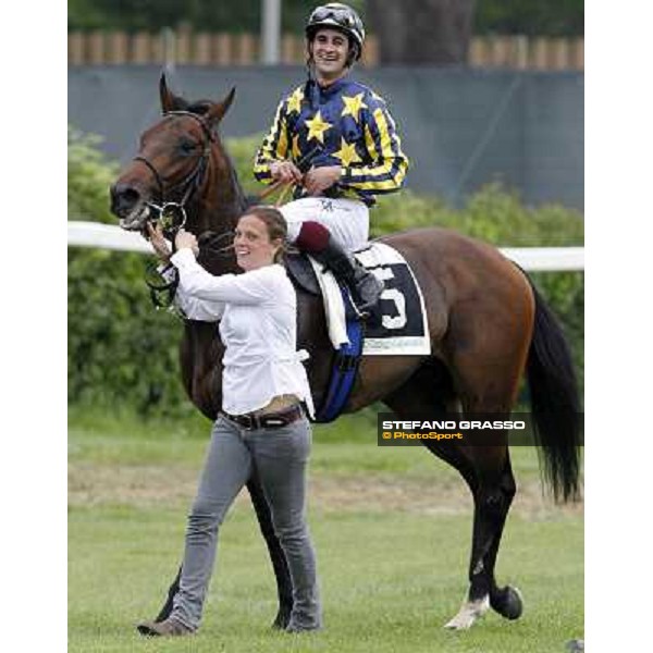 Fabio Branca celebrates on Malossol after winning the Premio Parioli. Rome - Capannelle racecourse, 29th april 2012 ph.Stefano Grasso