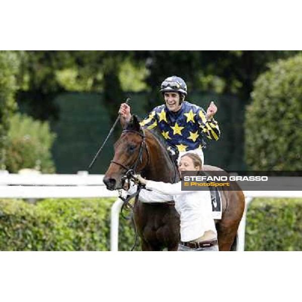 Fabio Branca celebrates on Malossol after winning the Premio Parioli. Rome - Capannelle racecourse, 29th april 2012 ph.Stefano Grasso