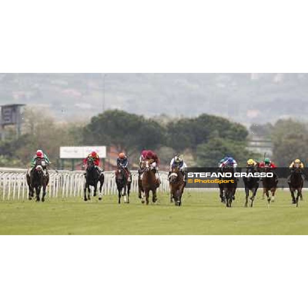 The final straight of the Premio Regina Elena won by Fabio Branca on Cherry Collect Rome - Capannelle racecourse, 29th april 2012 ph.Stefano Grasso