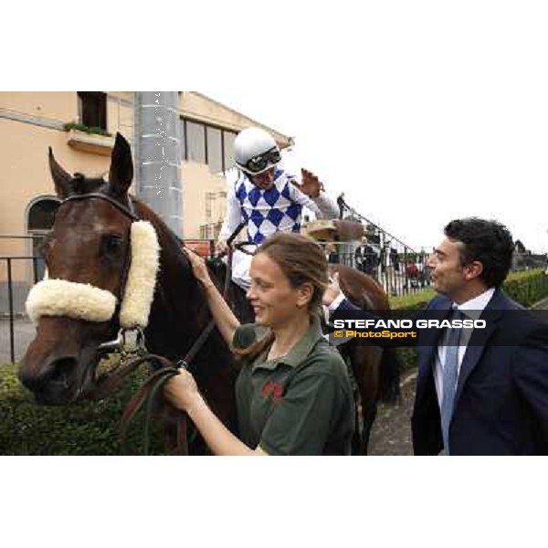 Endo Botti congratulates with Mirco Demuro on Principe Adepto after winning the Premio Signorino Rome - Capannelle racecourse, 29th april 2012 ph.Stefano Grasso