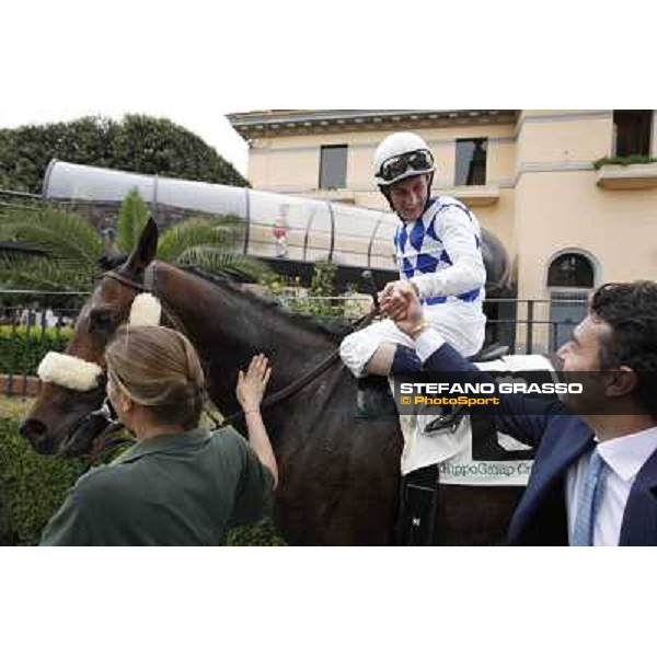 Endo Botti congratulates with Mirco Demuro on Principe Adepto after winning the Premio Signorino Rome - Capannelle racecourse, 29th april 2012 ph.Stefano Grasso