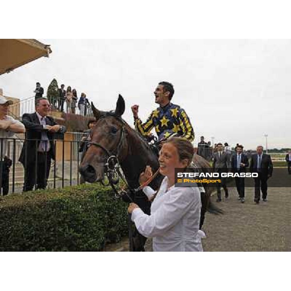 Fabio Branca on Malossol with Alessandro, Endo Botti and Giuseppe Botti returns home after winning the Premio Parioli Rome - Capannelle racecourse, 29th april 2012 ph.Stefano Grasso