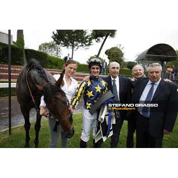 Malossol\'s winning connection pose in the winner circle after winning the Premio Parioli Rome - Capannelle racecourse, 29th april 2012 ph.Stefano Grasso