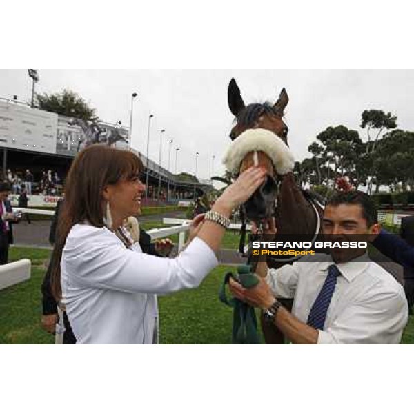 Federica Villa congratulates with Cherry Collect after winning the Premio Regina Elena Rome - Capannelle racecourse, 29th april 2012 ph.Stefano Grasso