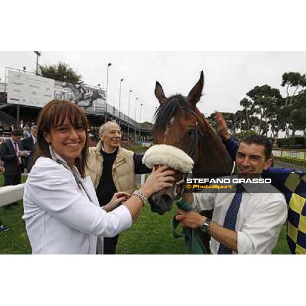 Federica Villa congratulates with Cherry Collect after winning the Premio Regina Elena Rome - Capannelle racecourse, 29th april 2012 ph.Stefano Grasso