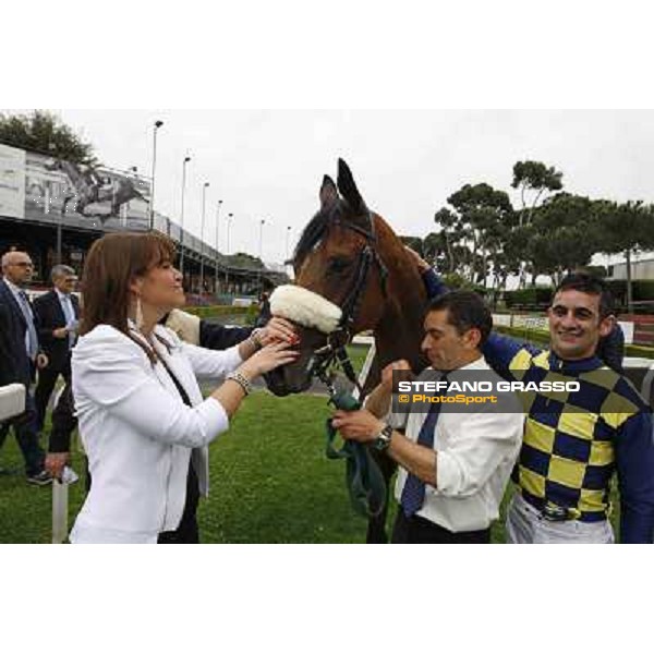 Federica Villa, Cherry Collect and Fabio Branca after winning the Premio Regina Elena Rome - Capannelle racecourse, 29th april 2012 ph.Stefano Grasso